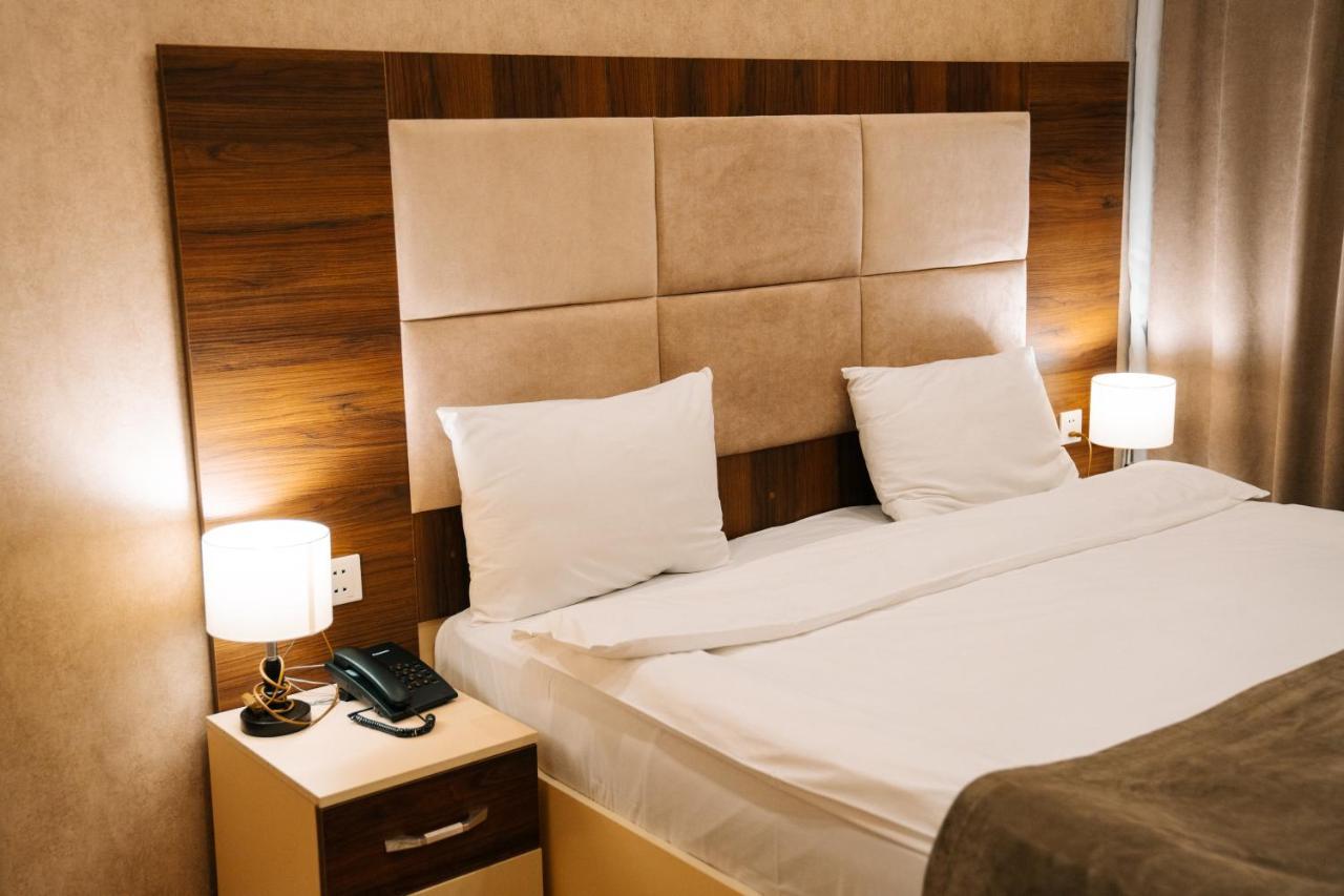 The Clocktower Hotel Baku Extérieur photo