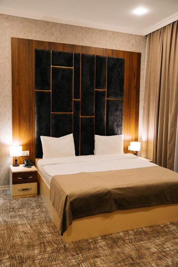 The Clocktower Hotel Baku Extérieur photo