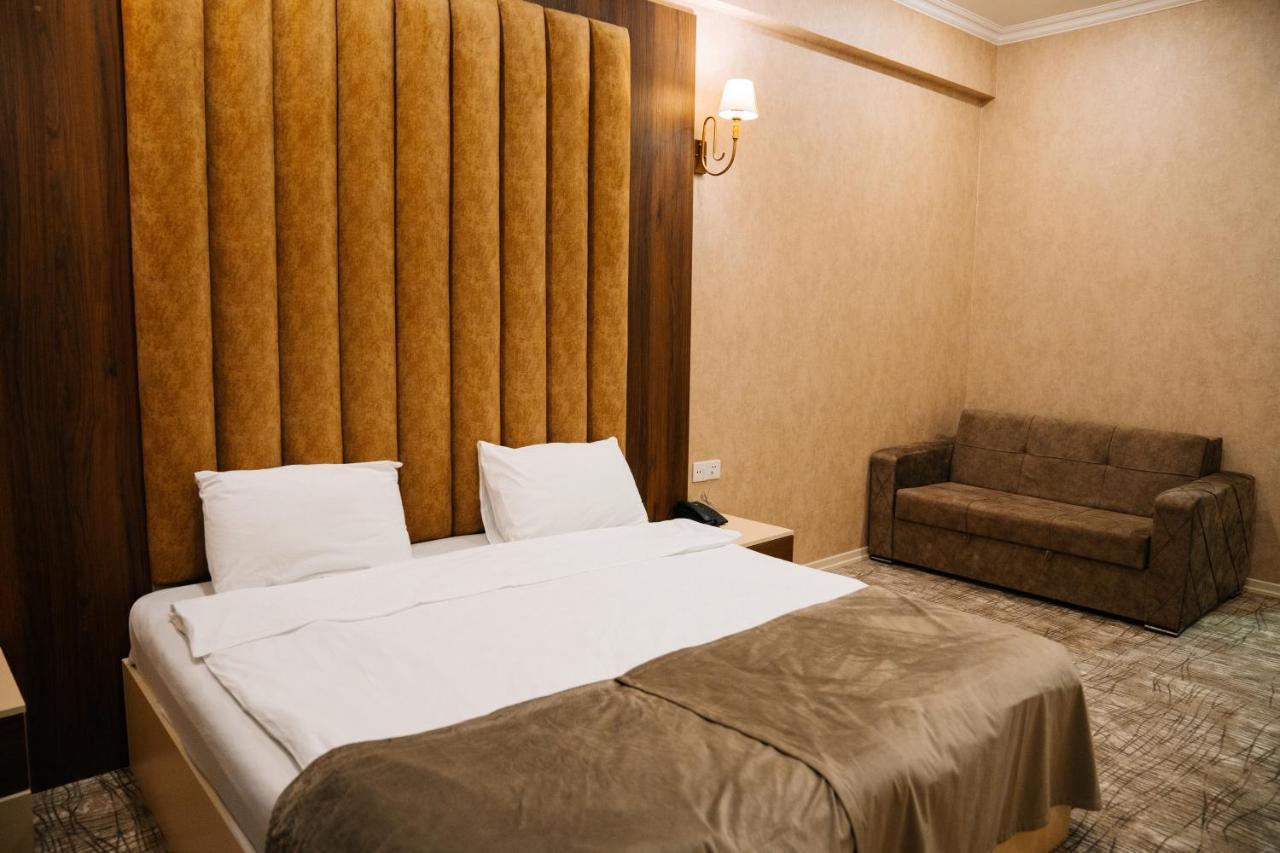 The Clocktower Hotel Baku Extérieur photo