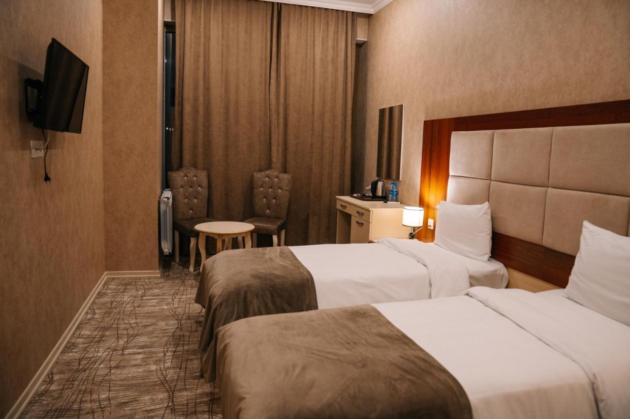 The Clocktower Hotel Baku Extérieur photo