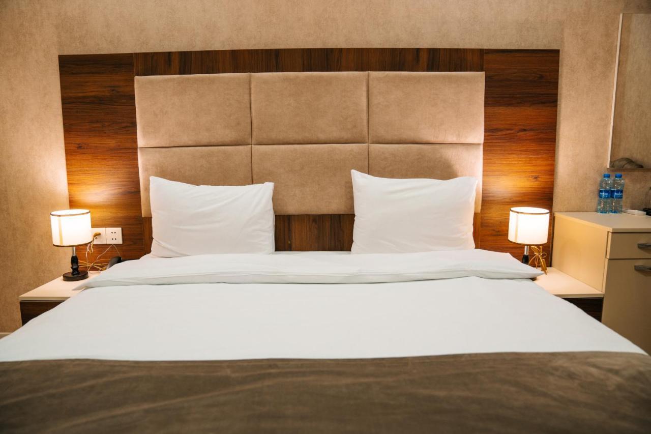 The Clocktower Hotel Baku Extérieur photo