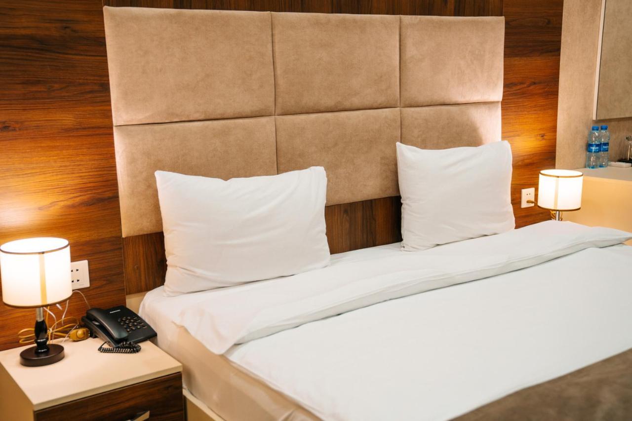 The Clocktower Hotel Baku Extérieur photo