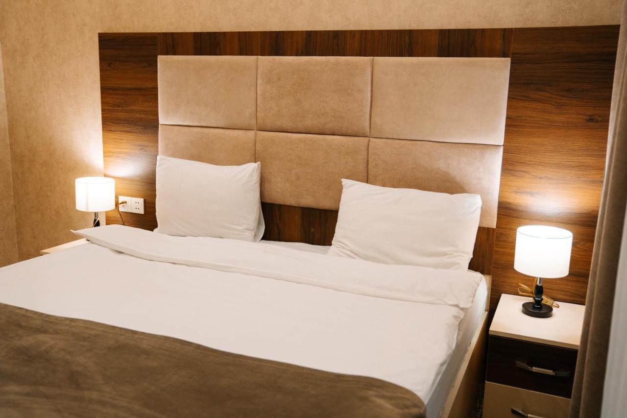 The Clocktower Hotel Baku Extérieur photo