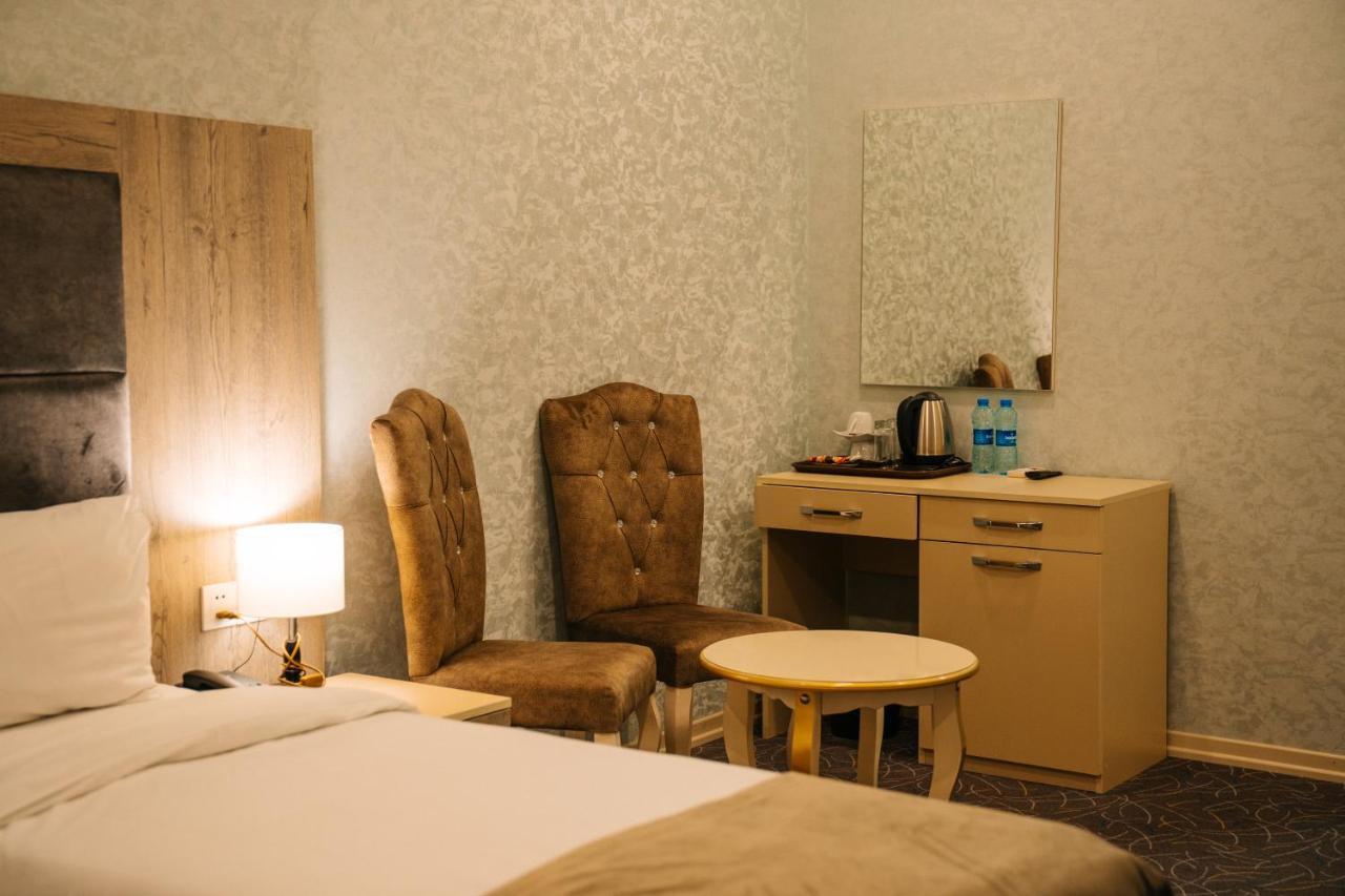 The Clocktower Hotel Baku Extérieur photo