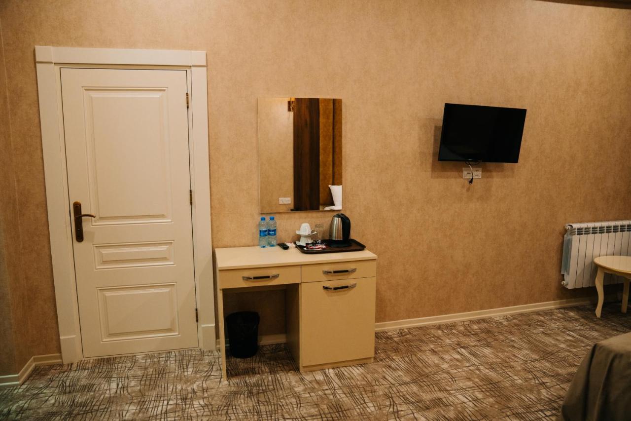 The Clocktower Hotel Baku Extérieur photo
